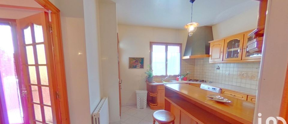 Apartment 1 room of 13 m² in Villeneuve-le-Roi (94290)