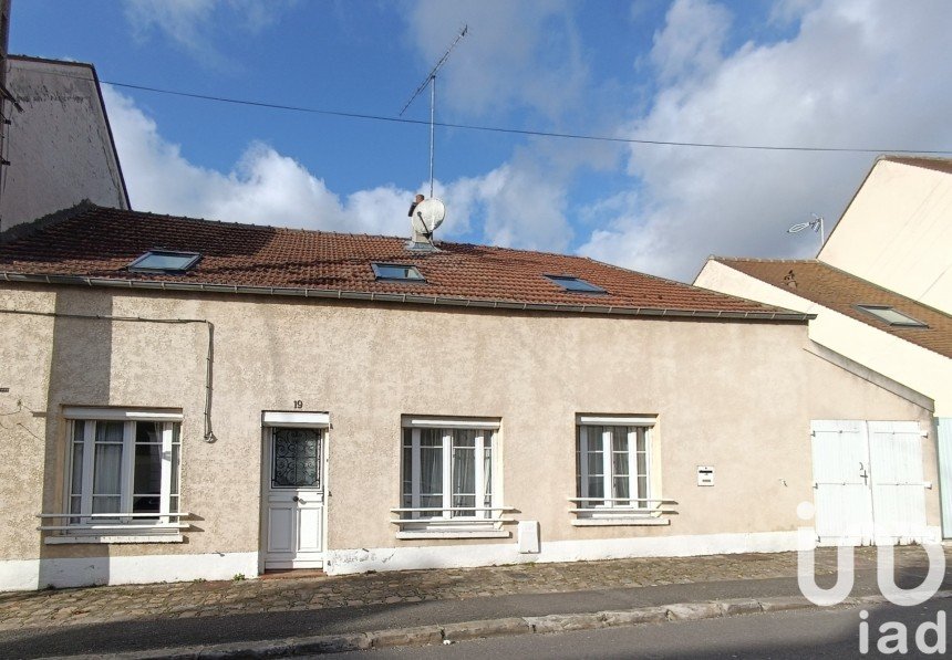 Maison 5 pièces de 146 m² à Tournan-en-Brie (77220)