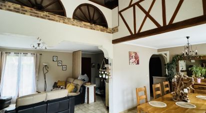 Maison traditionnelle 6 pièces de 123 m² à Savigny-le-Temple (77176)