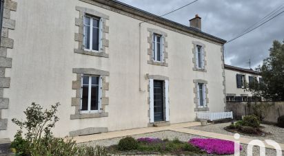 Country house 9 rooms of 206 m² in - (79320)