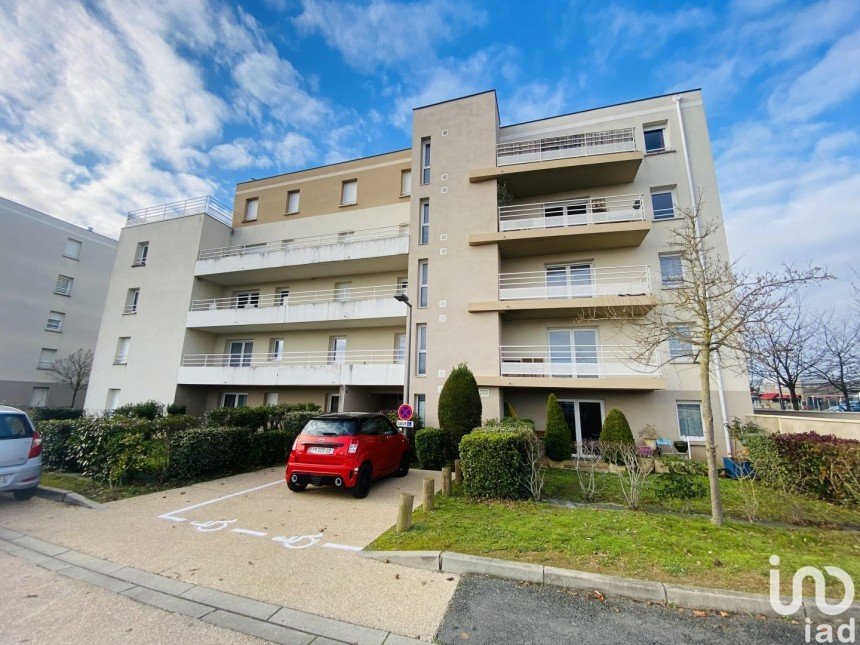 Apartment 3 rooms of 62 m² in Poitiers (86000)