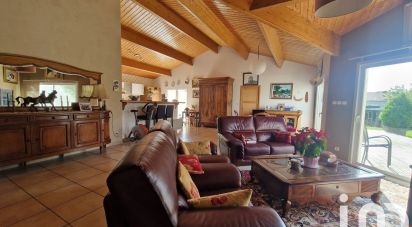 House 5 rooms of 148 m² in Saint-Hippolyte (17430)