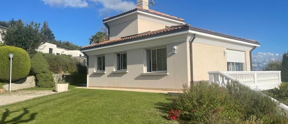 House 7 rooms of 244 m² in Génissieux (26750)