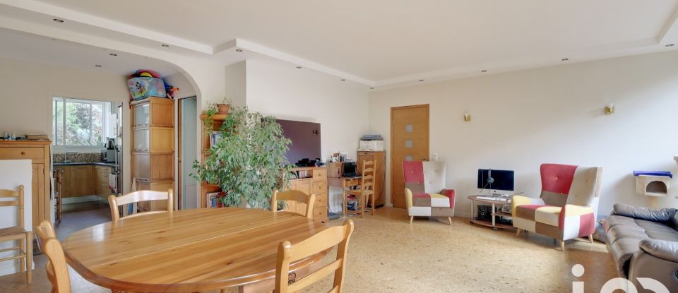 Appartement 5 pièces de 96 m² à Ville-d'Avray (92410)