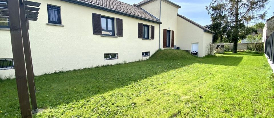 House 7 rooms of 145 m² in Villejust (91140)