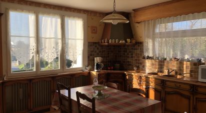 House 6 rooms of 117 m² in Carhaix-Plouguer (29270)