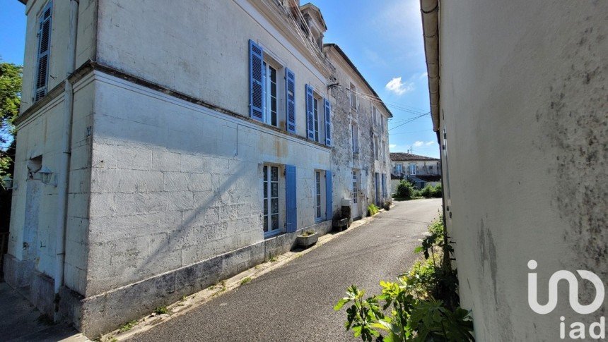 House 19 rooms of 244 m² in Saint-Jean-d'Angély (17400)