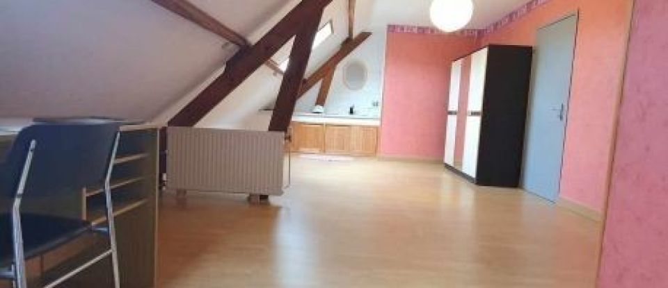House 6 rooms of 187 m² in Marchiennes (59870)