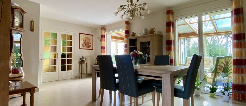 Traditional house 5 rooms of 130 m² in Saint-André-sur-Cailly (76690)