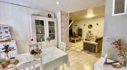 House 7 rooms of 138 m² in Aramon (30390)