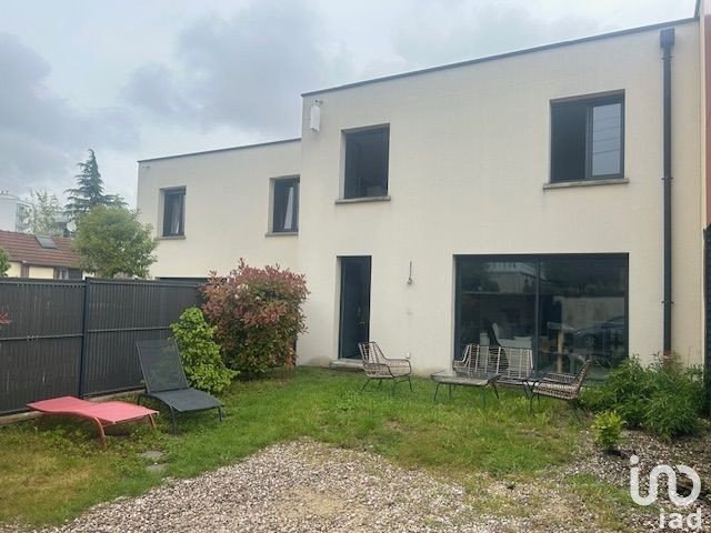 House 4 rooms of 99 m² in Troyes (10000)