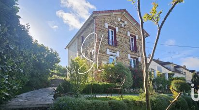 Traditional house 6 rooms of 152 m² in Igny (91430)