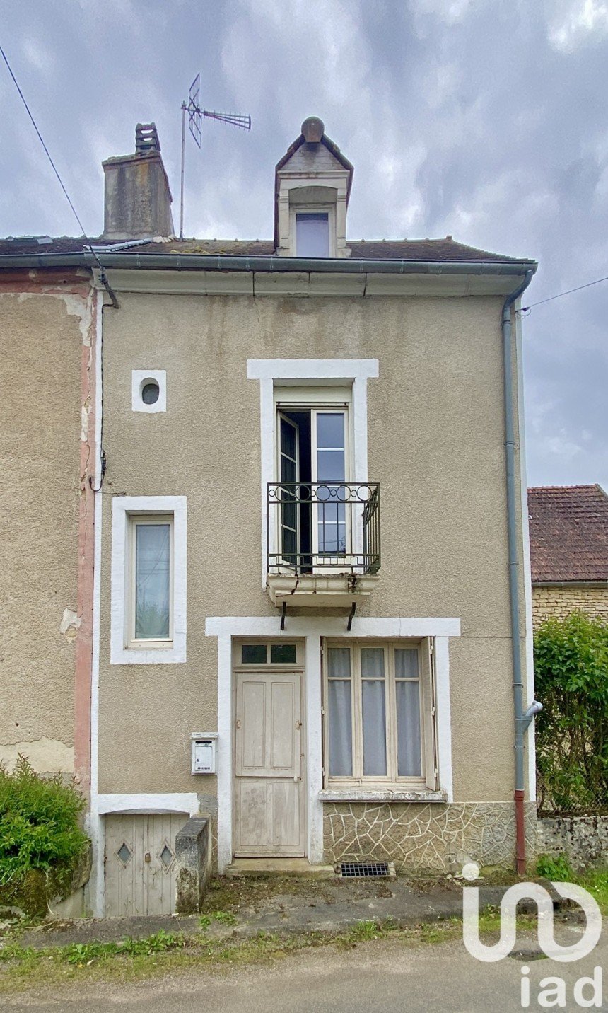 Maison de village 4 pièces de 44 m² à Voutenay-sur-Cure (89270)
