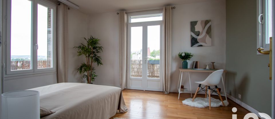Duplex 5 rooms of 95 m² in Suresnes (92150)