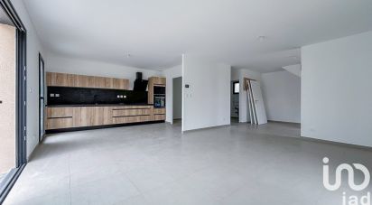 House 4 rooms of 115 m² in Soucieu-en-Jarrest (69510)