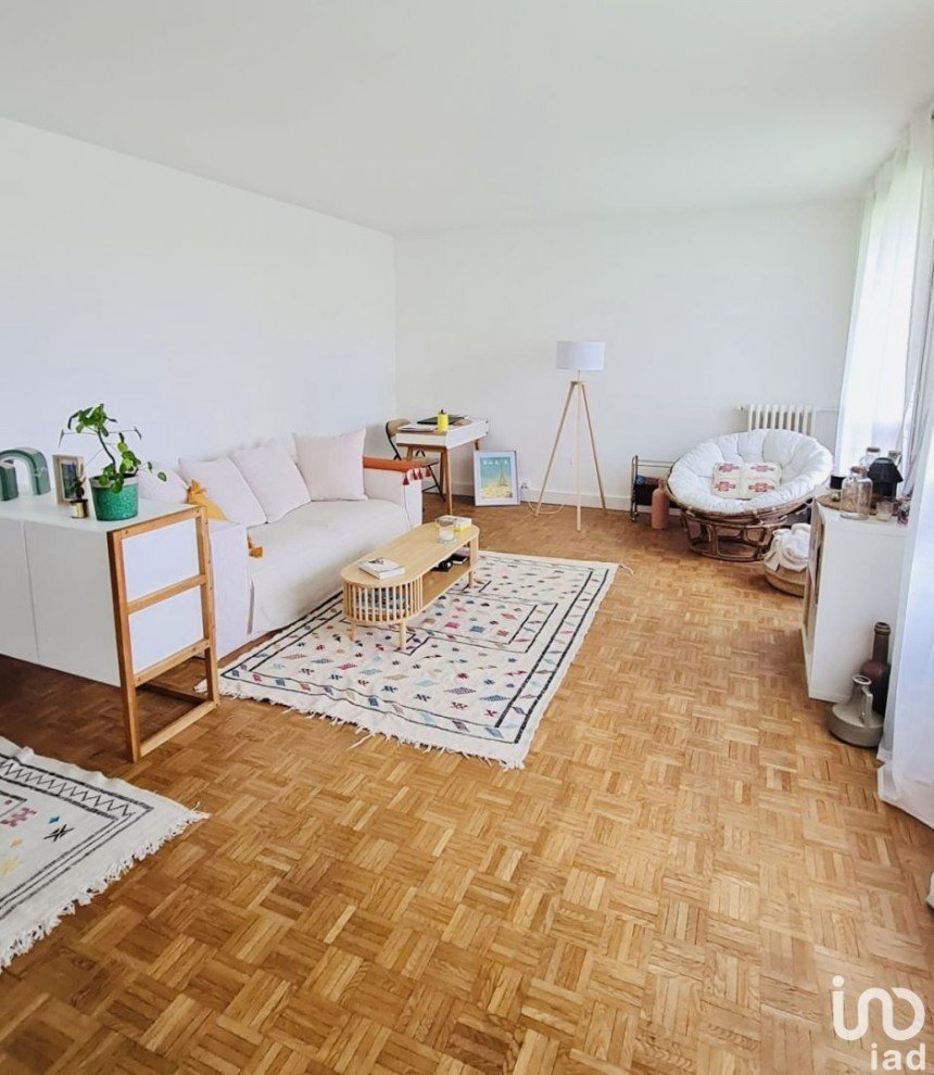 Apartment 2 rooms of 61 m² in Wissous (91320)