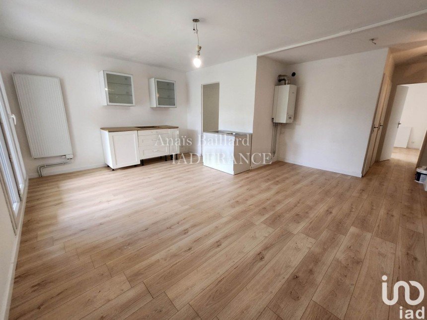 Apartment 3 rooms of 52 m² in Moissy-Cramayel (77550)