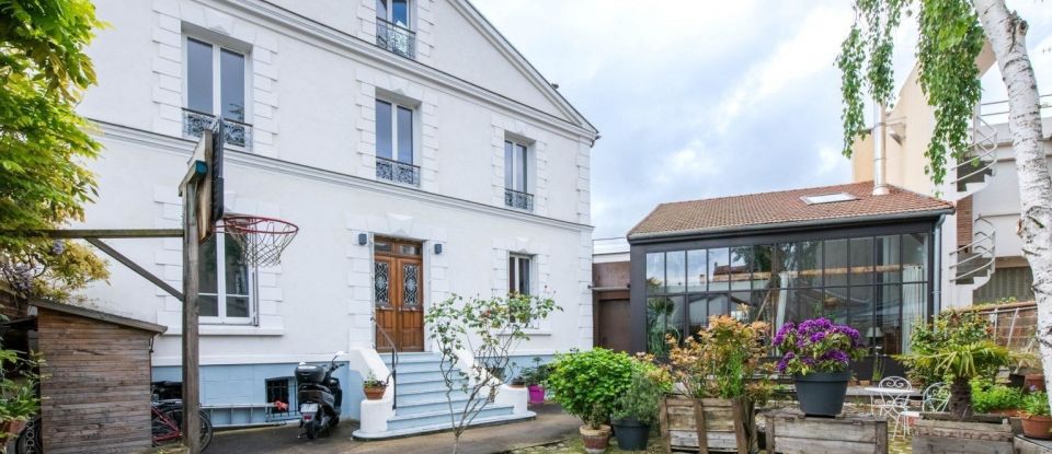House 8 rooms of 167 m² in La Garenne-Colombes (92250)