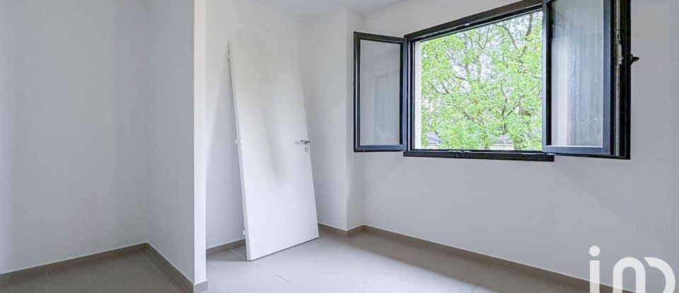 House 5 rooms of 100 m² in Soucieu-en-Jarrest (69510)