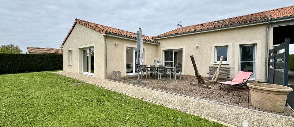 Maison 5 pièces de 130 m² à Châtillon-sur-Thouet (79200)
