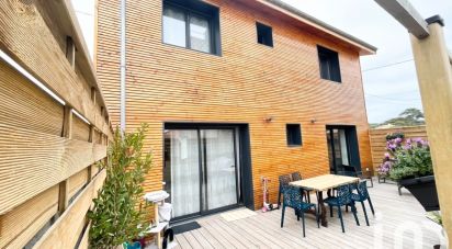 Lodge 12 rooms of 325 m² in Lacanau (33680)
