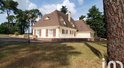 Traditional house 10 rooms of 350 m² in Le Luart (72390)