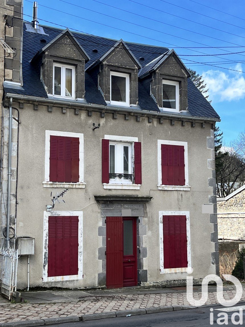 Building in Mont-Dore (63240) of 126 m²