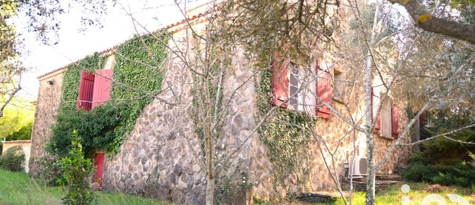 Maison 6 pièces de 180 m² à Saint-Maximin-la-Sainte-Baume (83470)