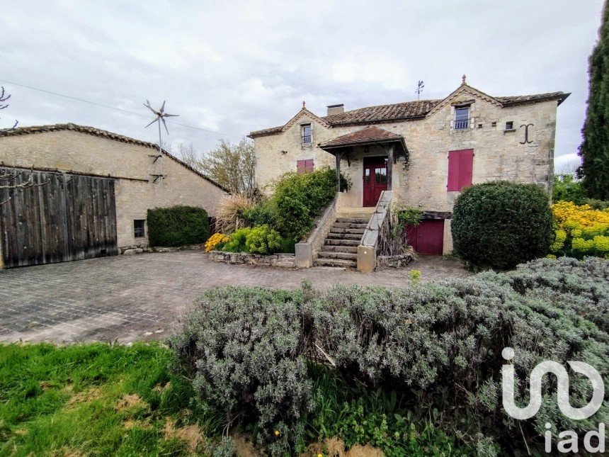 Country house 11 rooms of 313 m² in Thézac (47370)
