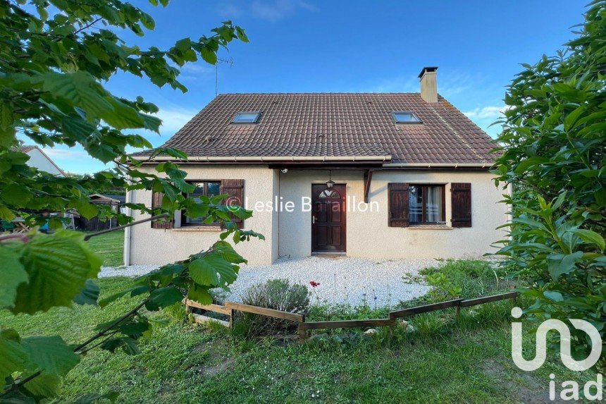 House 4 rooms of 93 m² in Pézarches (77131)