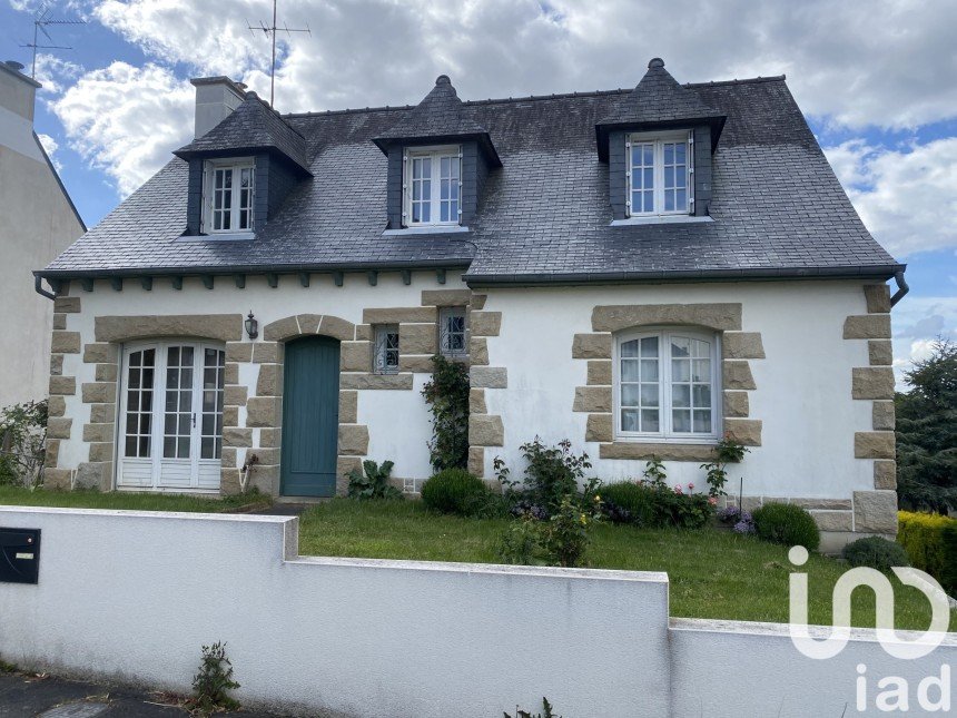Traditional house 5 rooms of 115 m² in Saint-Brieuc (22000)