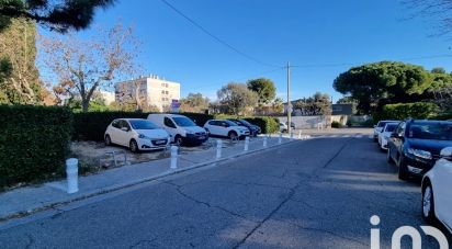 Parking of 91 m² in Marseille (13008)