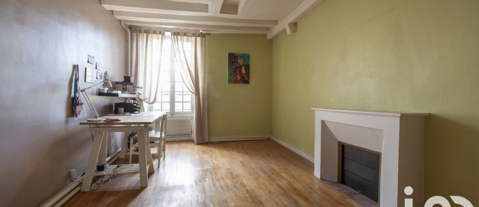 House 8 rooms of 185 m² in Le Val-Saint-Germain (91530)