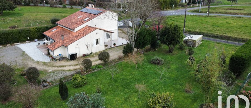 Traditional house 6 rooms of 165 m² in Écuras (16220)