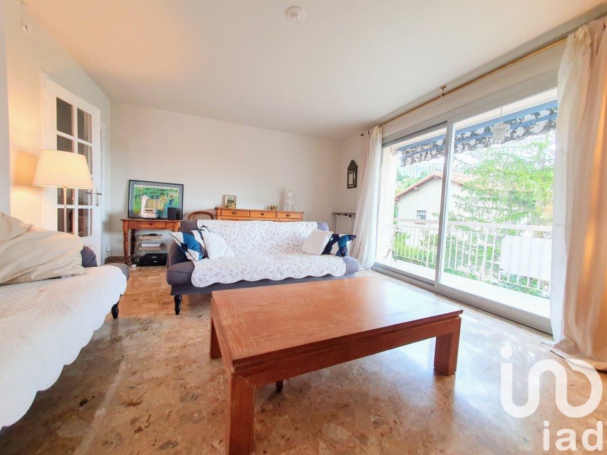 Apartment 4 rooms of 86 m² in Aix-en-Provence (13100)