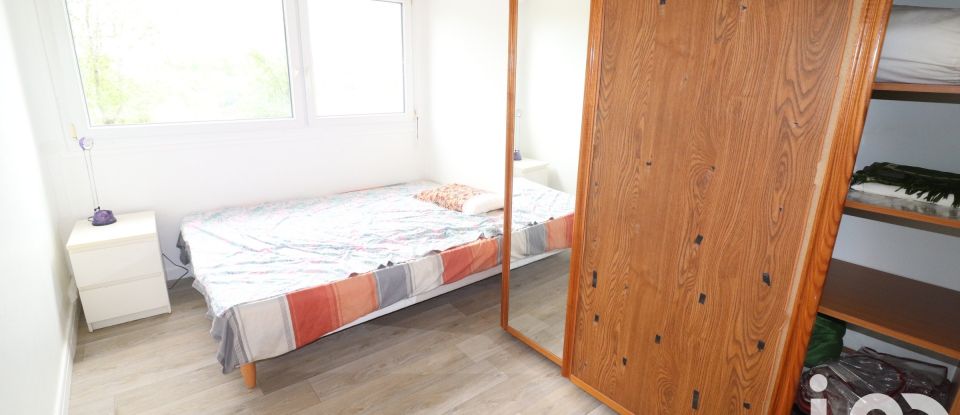 Apartment 4 rooms of 65 m² in Avon (77210)