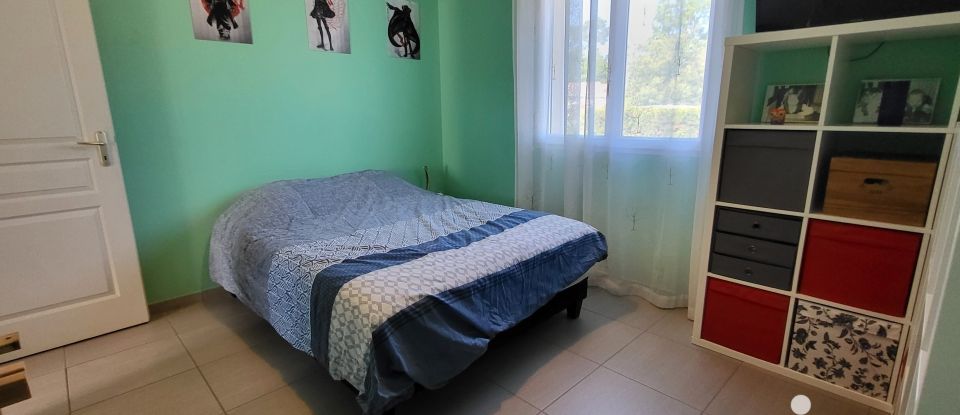 House 4 rooms of 109 m² in Grayan-et-l'Hôpital (33590)
