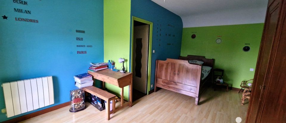 House 9 rooms of 217 m² in Saint-Julien-des-Landes (85150)