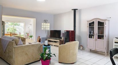 Traditional house 5 rooms of 123 m² in Saint-Jean-de-Liversay (17170)