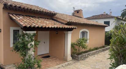 House 6 rooms of 130 m² in Cavalaire-sur-Mer (83240)