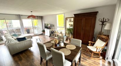 Appartement 3 pièces de 81 m² à Bordeaux (33300)