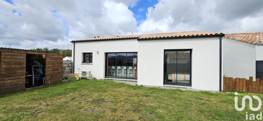 House 5 rooms of 105 m² in Sallertaine (85300)