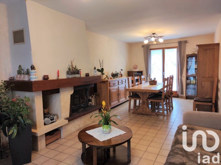 Traditional house 5 rooms of 103 m² in Berchères-les-Pierres (28630)