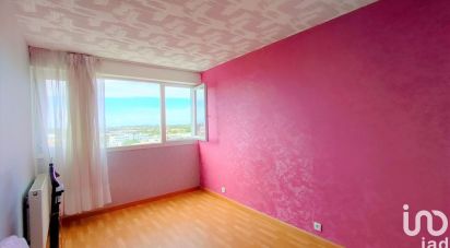 Apartment 3 rooms of 71 m² in La Rochelle (17000)