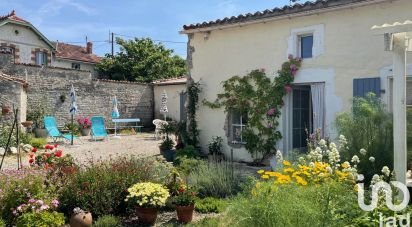 House 5 rooms of 175 m² in Fontaine-Chalendray (17510)