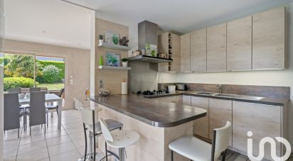 Maison 9 pièces de 190 m² à Curis-au-Mont-d'Or (69250)
