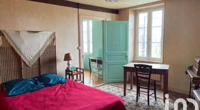 House 7 rooms of 185 m² in Fontaine-Chalendray (17510)