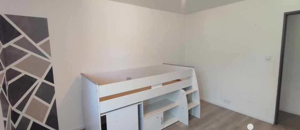 Apartment 4 rooms of 106 m² in Les Mées (04190)