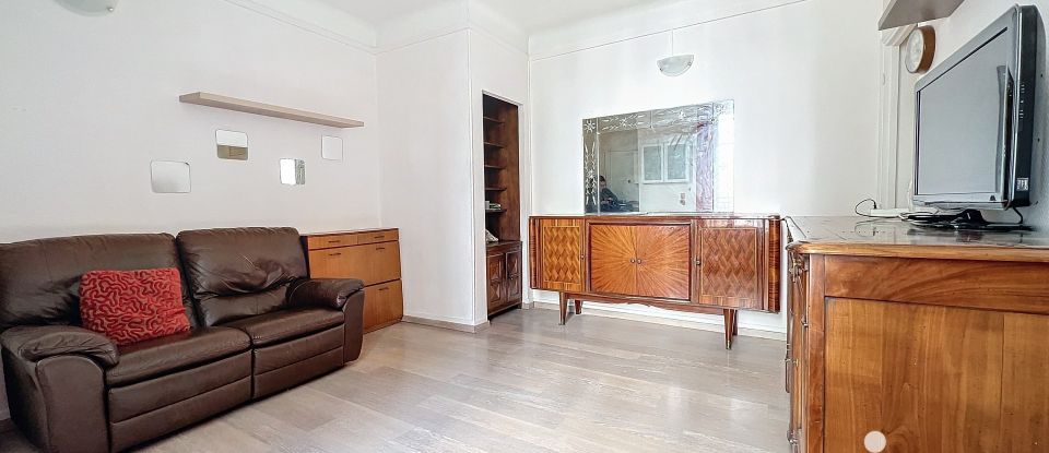 Apartment 2 rooms of 38 m² in Paris (75015)