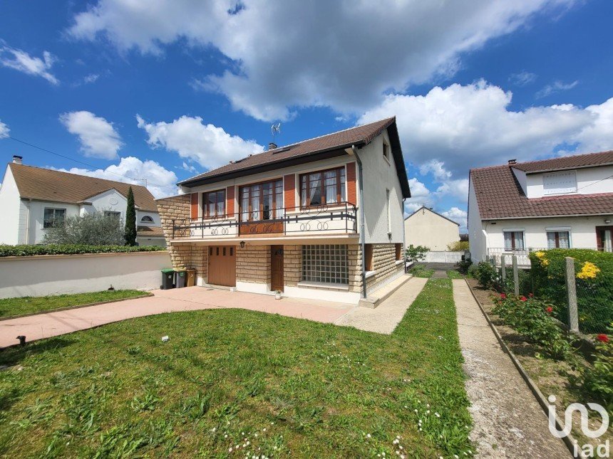 Vente Maison 157m² 7 Pièces à Montigny-lès-Cormeilles (95370) - Iad France